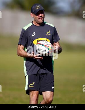 Jacques Nienaber (entraîneur en chef) d'Afrique du Sud pendant une session de formation à Western province HPC, Bellville, Western Cape, Afrique du Sud. Date de la photo: Lundi 26 juillet 2021. Banque D'Images