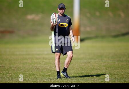 Jacques Nienaber (entraîneur en chef) d'Afrique du Sud pendant une session de formation à Western province HPC, Bellville, Western Cape, Afrique du Sud. Date de la photo: Lundi 26 juillet 2021. Banque D'Images
