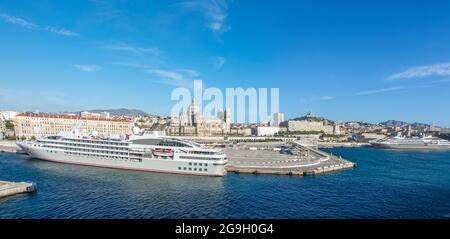 Découverte du port de Marseille et des îles de la région en mai, France Banque D'Images