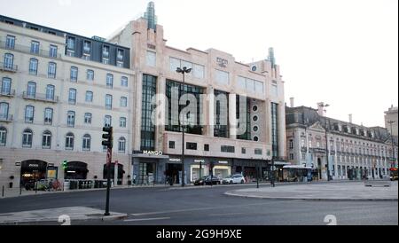 Autrefois grand cinéma-théâtre de Lisbons, Teatro Eden, construit en 1931 dans un style Art déco, face à la place Restauradores, Lisbonne, Portugal Banque D'Images