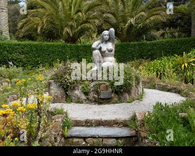 Gaia, la mère de la Terre par David Wynne. Tresco Abbey Gardens, Tresco, Îles de Scilly, Cornouailles, Angleterre, ROYAUME-UNI. Banque D'Images