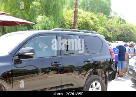 Tunis, Tunisie. 26 juillet 2021. La voiture blindée de Rached Gannouchi.des affrontements ont éclaté ce matin devant le siège de l'Assemblée des représentants du peuple (ARP) entre les citoyens et les membres du mouvement Ennahdha et de la Coalition Al Karama.photo: Yassine Mahjoub. (Credit image: © Chokri Mahjoub/ZUMA Press Wire) Banque D'Images