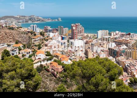Vue panoramique sur la ville balnéaire de Cullera depuis le château, en Espagne Banque D'Images