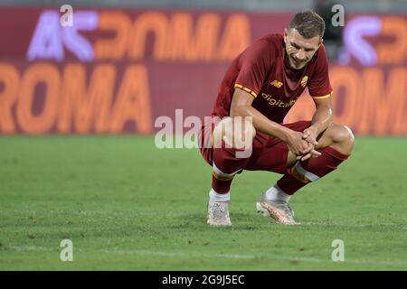 Frosinone, Italie. 25 juillet 2021. Edin Dzeko d'AS Roma réagit lors du match de football amical d'avant-saison entre AS Roma et Debrecen au stade Benito Stirpe à Frosinone (Italie), le 25 juillet 2021. Photo Andrea Staccioli/Insidefoto crédit: Insidefoto srl/Alamy Live News Banque D'Images