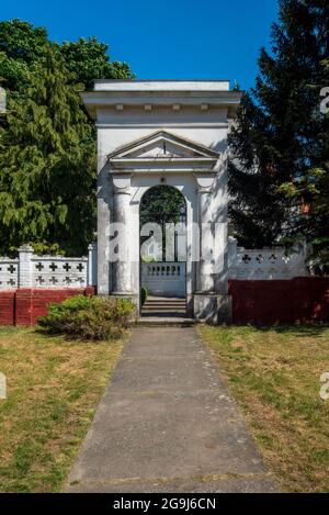 Ancien château de fantaisie historique abandonné près de Becej, Serbie Banque D'Images