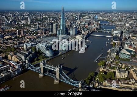 Royaume-Uni, Londres, vue aérienne du paysage urbain et de la Tamise Banque D'Images