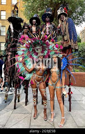 Londres, Royaume-Uni. 26 juillet 2021. Bien que le Carnaval de Notting Hill ne sera pas Vas-y dans son format habituel, un certain nombre d'événements culturels sont prévus, y compris la musique, l'opéra et le théâtre de juillet à fin août. Il y a eu une fête de lancement ce soir au Tabernacle de Notting Hill. Crédit : Mark Thomas/Alay Live News Banque D'Images