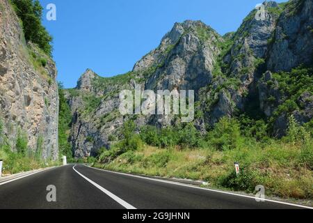 Route de montagne de Serbie près de la frontière avec le Monténégro Banque D'Images