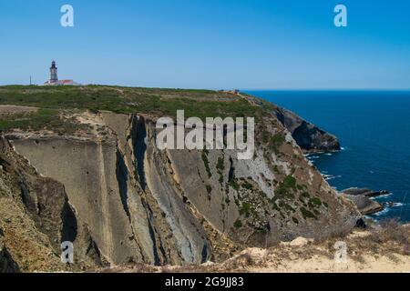 Cabo Espichel est un cap situé sur la côte ouest de la paroisse civile de Castelo, commune de Sesimbra, dans le district portugais de Setúbal. Banque D'Images