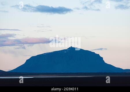 Volcan de table Heroubreio ou Herdubreid, Highlands islandais, Islande Banque D'Images