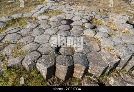 Colonnes de basalte sculptées par les glaciers, Kirkjugolf ou trottoir d'église, Kirkjubaejarklaustur, Skaftarhreppur, Suourland, Islande Banque D'Images
