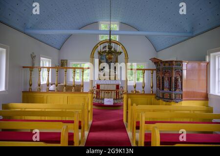 Vue de l'intérieur de l'église, vue sur l'autel et la chaire, Laufas Museum Yard, Grytubakki, Norourland eystra, Islande Banque D'Images