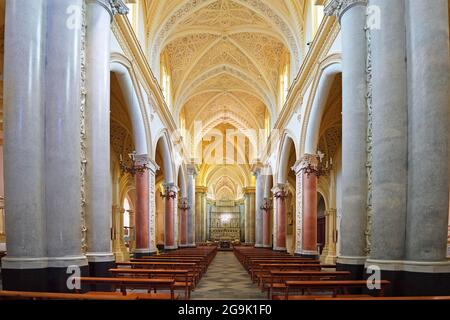 Nef de la Chiesa Madre ou Duomo dell'Assunta, village de montagne d'Erice, Sicile, Italie Banque D'Images