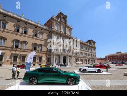 MODÈNE, ITALIE, 1er juillet 2021 - exposition Motor Valley Fest, détail de Maserati Quattroporte Banque D'Images