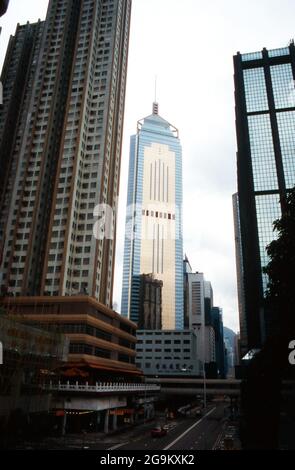 Hochhaus 'Central Plaza' im hintergrund à Hongkong, Chine 1998. Gratte-ciel « Central Plaza » en arrière-plan à Hong Kong, Chine 1998. Banque D'Images