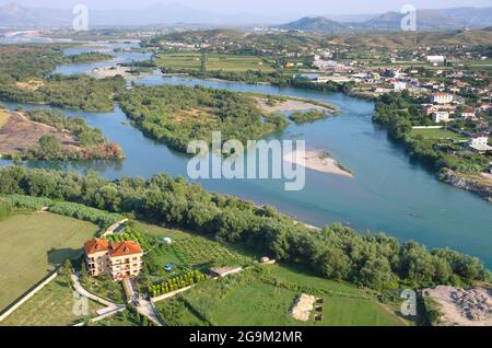 Vue aérienne sur la rivière Buna depuis le château de Rozafa, Shkodra Banque D'Images