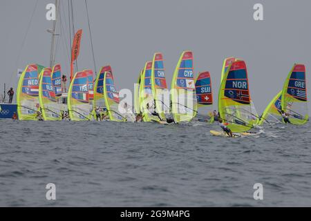 Kanagawa, Japon. 26 juillet 2021. Vue générale voile : planche à voile pour hommes - RS:X pendant les Jeux Olympiques de Tokyo 2020 à Enoshima Yacht Harbor à Kanagawa, Japon . Credit: Kaoru Soehata/AFLO/Alay Live News Banque D'Images