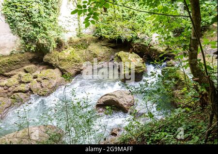 rivière bleck dopo cascade de marbre à terni Banque D'Images