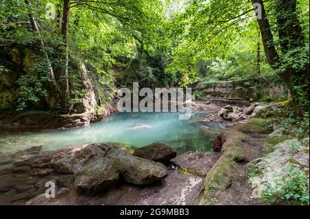 rivière bleck dopo cascade de marbre à terni Banque D'Images