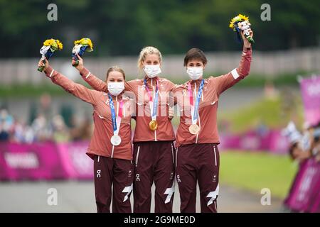 Shizuoka, Japon. 27 juillet 2021. FREI Sina, NEFF Jolanda, INDERGAND Linda (SUI), 27 juillet 2021 - Cyclisme : les femmes de l'ensemble du pays pendant les Jeux Olympiques de Tokyo 2020 au cours Izu MTB à Shizuoka, Japon. Credit: Shuraro Mochizuki/AFLO/Alamy Live News Banque D'Images