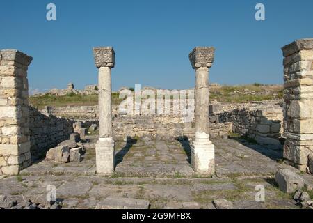 Colonnes de complexe épiscopal dans la ville antique de Byllis, Albanie Banque D'Images