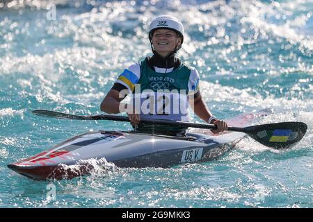 (210727) -- TOKYO, le 27 juillet 2021 (Xinhua) -- Viktoriia US d'Ukraine réagit après la finale féminine de slalom en kayak aux Jeux Olympiques de Tokyo 2020 à Tokyo, au Japon, le 27 juillet 2021. (Xinhua/Zheng Huansong) Banque D'Images