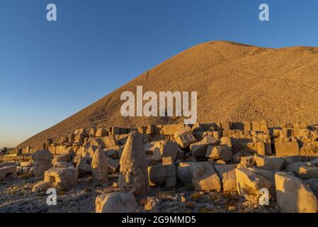 Statues au sommet de la montagne Nemrut à Adiyaman, Turquie Banque D'Images