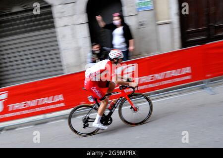 Victor Lafay cycliste de l'équipe Cofidis, au cours de la phase numéro 8 du Giro d'italia 104, Foggia - Guardia Sanframondi de 170km. Banque D'Images