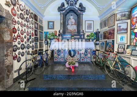 Sanctuaire de notre-Dame du Ghisallo, cyclistes patron, Lac de Côme, Lombardie, Italie, Europe Banque D'Images