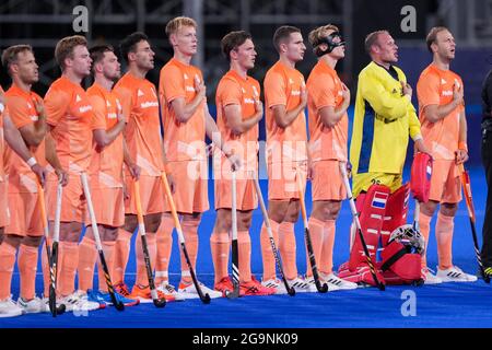 TOKYO, JAPON - JUILLET 27 : Jeroen Hertzberger des pays-Bas, Lars balk des pays-Bas, Billy Bakker des pays-Bas, Jorrit Croon des pays-Bas, Glenn Schuurman des pays-Bas, Mirco Pruijser des pays-Bas, Joep de mol des pays-Bas, Thierry Brinkman des pays-Bas, Le gardien de but Pirmin Blaak des pays-Bas, Mink van der Weerden des pays-Bas et Justen Blok des pays-Bas participant à la compétition de la piscine des hommes B lors des Jeux Olympiques de Tokyo 2020 au stade de hockey de l'Oi le 27 juillet 2021 à Tokyo, Japon (photo de Yannick Verhoeven/Orange Pictures) NOCNSF Banque D'Images