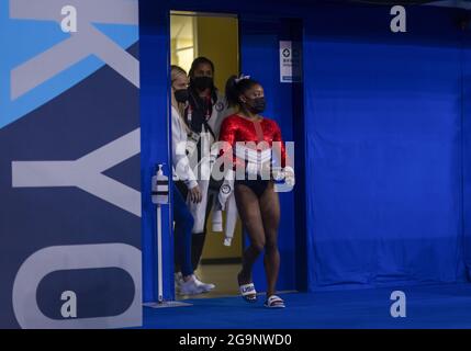 Tokyo Tokio, 27.07.2021 ans, Japon, Jeux Olympiques BILES Simone (USA) vient de la salle médicale US Gymnast Simone Biles a abandonné l'épreuve de l'équipe féminine après une voûte aux Jeux Olympiques Gym artistique Olympiche Spiele, 2020 2021 Foto: Moritz Müller pour usage éditorial Copyright (nur für journalistische Zwecke) par : Moritz Müller, Wilhelm-Raabe-Str.18, 40470 Düsseldorf. Tél 0211-13954918. MB.: 0176-81034275; Honorar zzgl. 7 % UmSt. + Belegextar; Commerzbank, Konto: 3813045, BLZ: 30040000; IBAN: DE49 3004 0000 0381 3045 00; Finanzamt Düsseldorf-Nord, Steuernummer: 105/5193 Banque D'Images