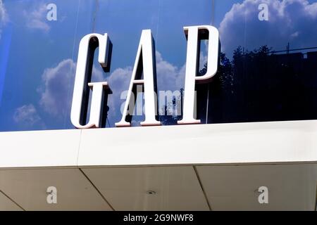 LE MAGASIN phare DE GAP à Oxford Street, Londres, l'un des 81 magasins du détaillant de vêtements au Royaume-Uni dont la fermeture est prévue en 2021. Banque D'Images