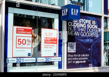 LE MAGASIN phare DE GAP à Oxford Street, Londres, l'un des 81 magasins du détaillant de vêtements au Royaume-Uni dont la fermeture est prévue en 2021. Banque D'Images