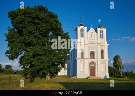 Église de l'Annonciation de la Sainte Vierge Marie dans le village de Vishnevo, région de Minsk. Banque D'Images