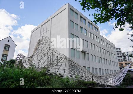 Tokyo, Japon. 27 juillet 2021. La bibliothèque Haruki Murakami se trouve sur le campus de l'Université de Waseda. L'Université a été créée en 1882 par Okuma Shigenobu, l'une des plus anciennes universités privées du Japon. Crédit : SOPA Images Limited/Alamy Live News Banque D'Images