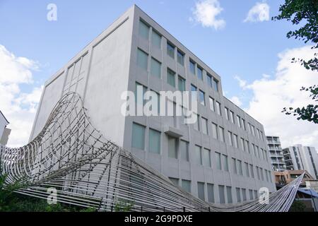 Tokyo, Japon. 27 juillet 2021. La bibliothèque Haruki Murakami se trouve sur le campus de l'Université de Waseda. L'Université a été créée en 1882 par Okuma Shigenobu, l'une des plus anciennes universités privées du Japon. (Photo par Jinhee Lee/SOPA Images/Sipa USA) crédit: SIPA USA/Alay Live News Banque D'Images