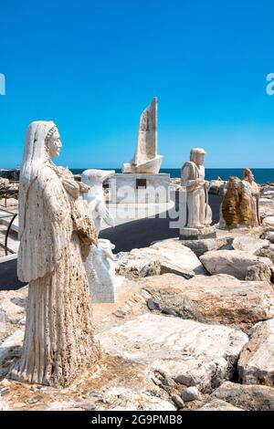 'Madonna on the Rocks' sur la promenade South Pier de San Benedetto del Tronto, Italie Banque D'Images