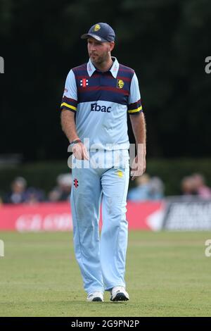 RADLETT, ROYAUME-UNI. 27 JUILLET Chris Rushworth, de Durham, vu lors du match de la Royal London One Day Cup entre le Middlesex County Cricket Club et le Durham County Cricket Club à Cobden Hill, Radlett, le mardi 27 juillet 2021. (Crédit : will Matthews | MI News) crédit : MI News & Sport /Alay Live News Banque D'Images