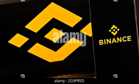 Photo éditoriale sur le thème Binance. Photo d'illustration pour des nouvelles sur Binance - une bourse de crypto-monnaie et une plate-forme de négociation Banque D'Images
