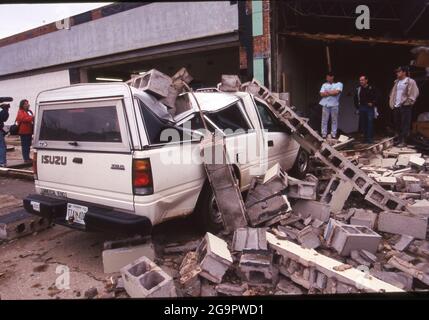 Terrorisme et catastrophes: ©1995 séquelles de l'attentat à la bombe d'Oklahoma City contre l'édifice fédéral de Murrah le 19 avril 1995, 9:02AM qui a tué 168 personnes et blessé près de 700 personnes. Banque D'Images