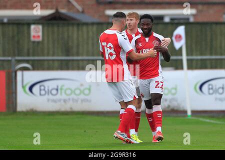 Les joueurs de Fleetwood Town célèbrent l'objectif d'ouverture Banque D'Images