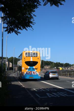 Autobus à impériale Stagecoach Enviro 400 avec marquage local Stagecoach, traversant le pont Greyhound à Lancaster, Lancashire le 17 juillet 2021. Banque D'Images