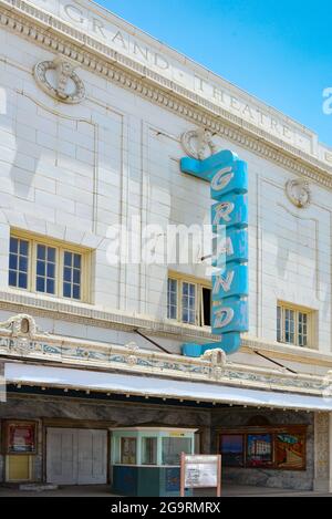 Le Grand Theatre, un vieux dandinateur attend la restauration de son ancien style grandiose, avec des représentations historiques de Ginger Rogers et plus encore, à Douglas, en Arizona Banque D'Images