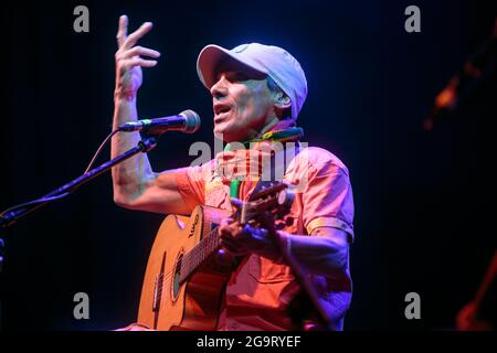 manu chao en direct pendant le festival des fleurs à Turin Banque D'Images