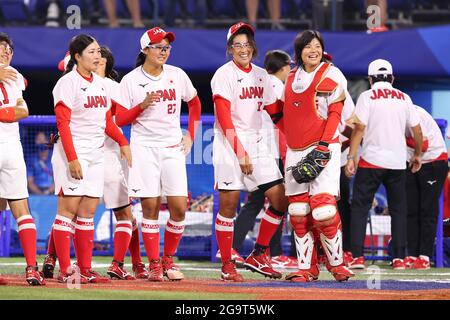 Kanagawa, Japon. 27 juillet 2021. Groupe d'équipe du Japon (JPN) Softball : finale du match entre les Etats-Unis et le Japon au stade de baseball de Yokohama à Kanagawa, Japon . Credit: Yohei Osada/AFLO SPORT/Alay Live News Banque D'Images