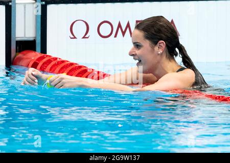 TOKYO, JAPON - 27 JUILLET : Kaylee McKeown, de l'Australie, réagit après avoir remporté la finale féminine de course de course de 2020 m lors des Jeux Olympiques de Tokyo à l'to Banque D'Images