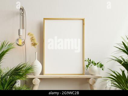 Maquette d'affiche intérieure avec cadre en bois vertical dans l'arrière-plan intérieur de la maison, rendu 3D Banque D'Images