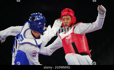 27 juillet 2021 : Hongyi Sun de Chine et Ivan Sapina de Croatie pendant le Taekwondo aux Jeux Olympiques de Tokyo au Makuhari Messe Hall A, Tokyo, Japon. Prix Kim/CSM Banque D'Images