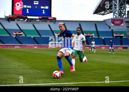 SAITAMA, JAPON - JUILLET 28 : Antony du Brésil et Salem Al Dawsari d'Arabie Saoudite lors du match du tournoi de football olympique de Tokyo 2020 entre l'Arabie Saoudite et le Brésil au stade Saitama le 28 juillet 2021 à Saitama, Japon (photo de Pablo Morano/Orange Pictures) Banque D'Images