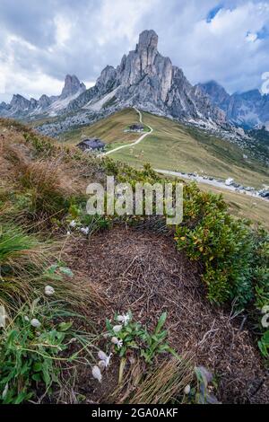 Col de Giau, haut col alpin, destination de voyage populaire dans les Dolomites, Italie Banque D'Images